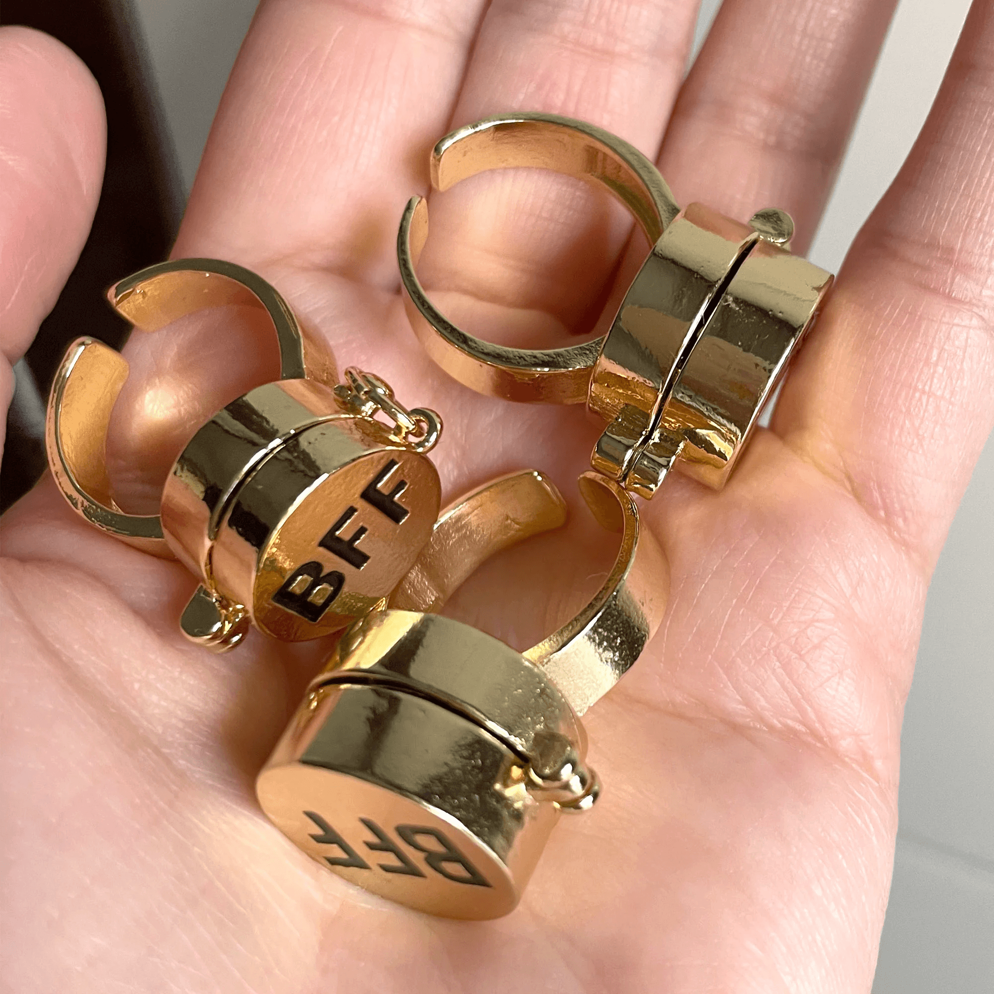 BFF Meaningful Gift Ring – A Hidden Symbol of Your Bond
