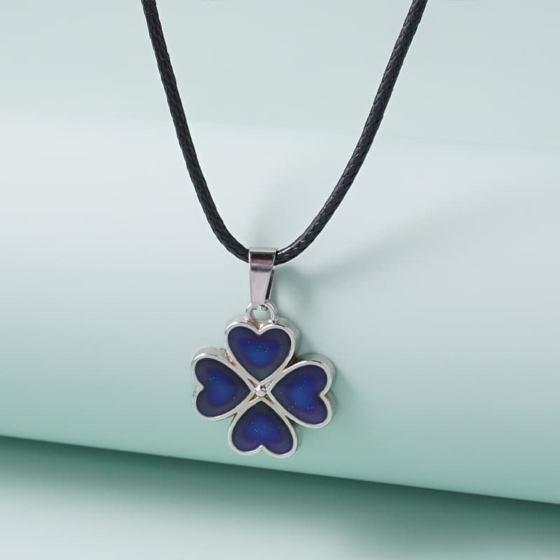 Temperature Changing Clover Necklace for Girls, Sweet Heart Pendant Lockbone Chain