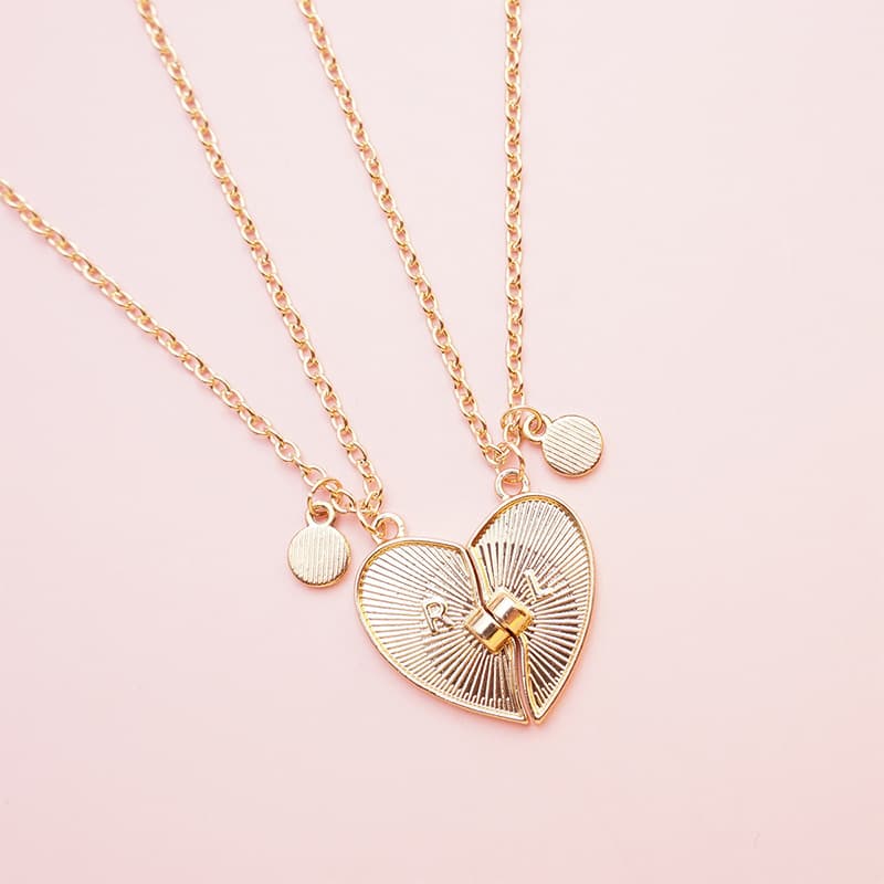 Magnetic Heart Necklace Set for Best Friends BFF