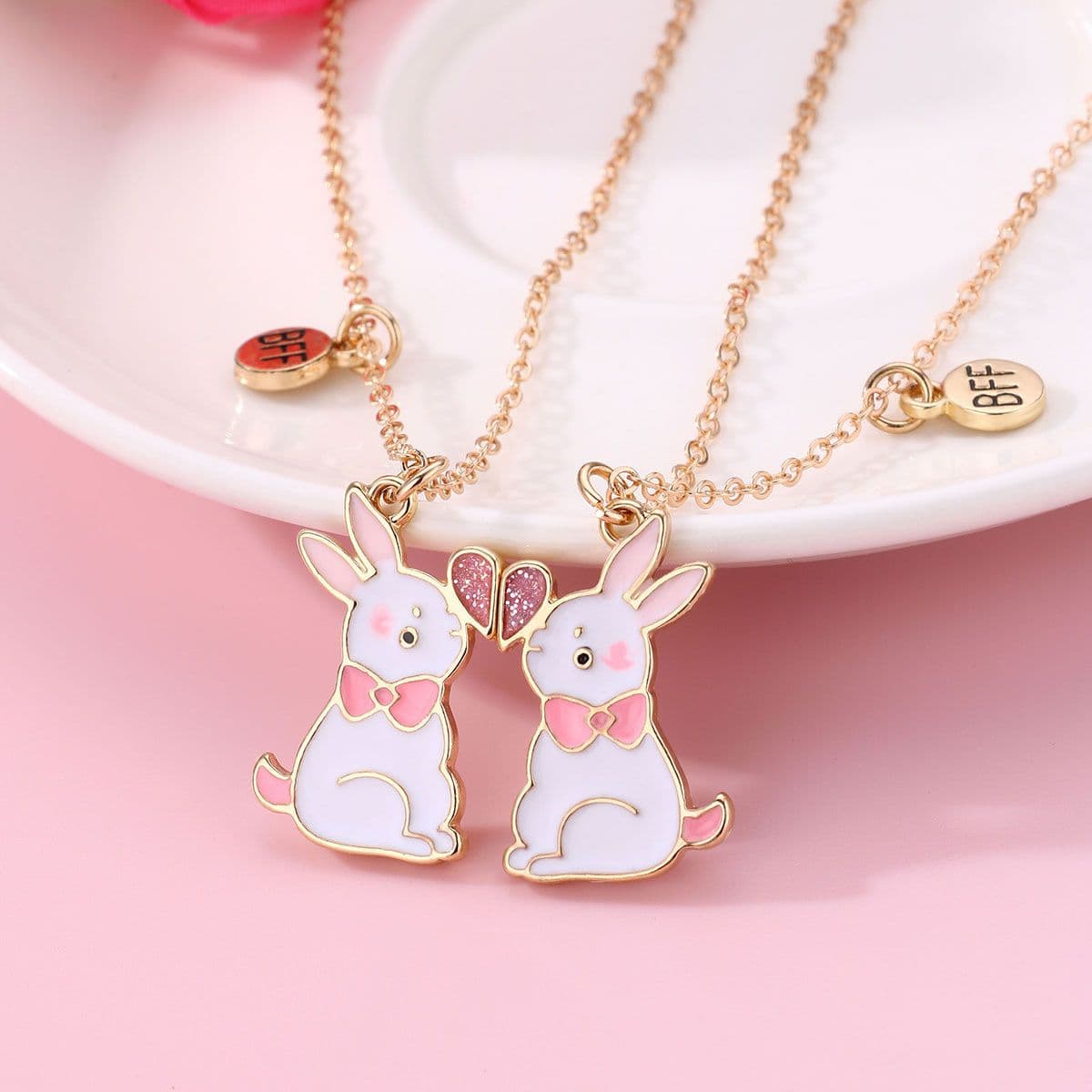 Best Friends Magnetic Necklaces - Matching Heart Pendant Set for Girls