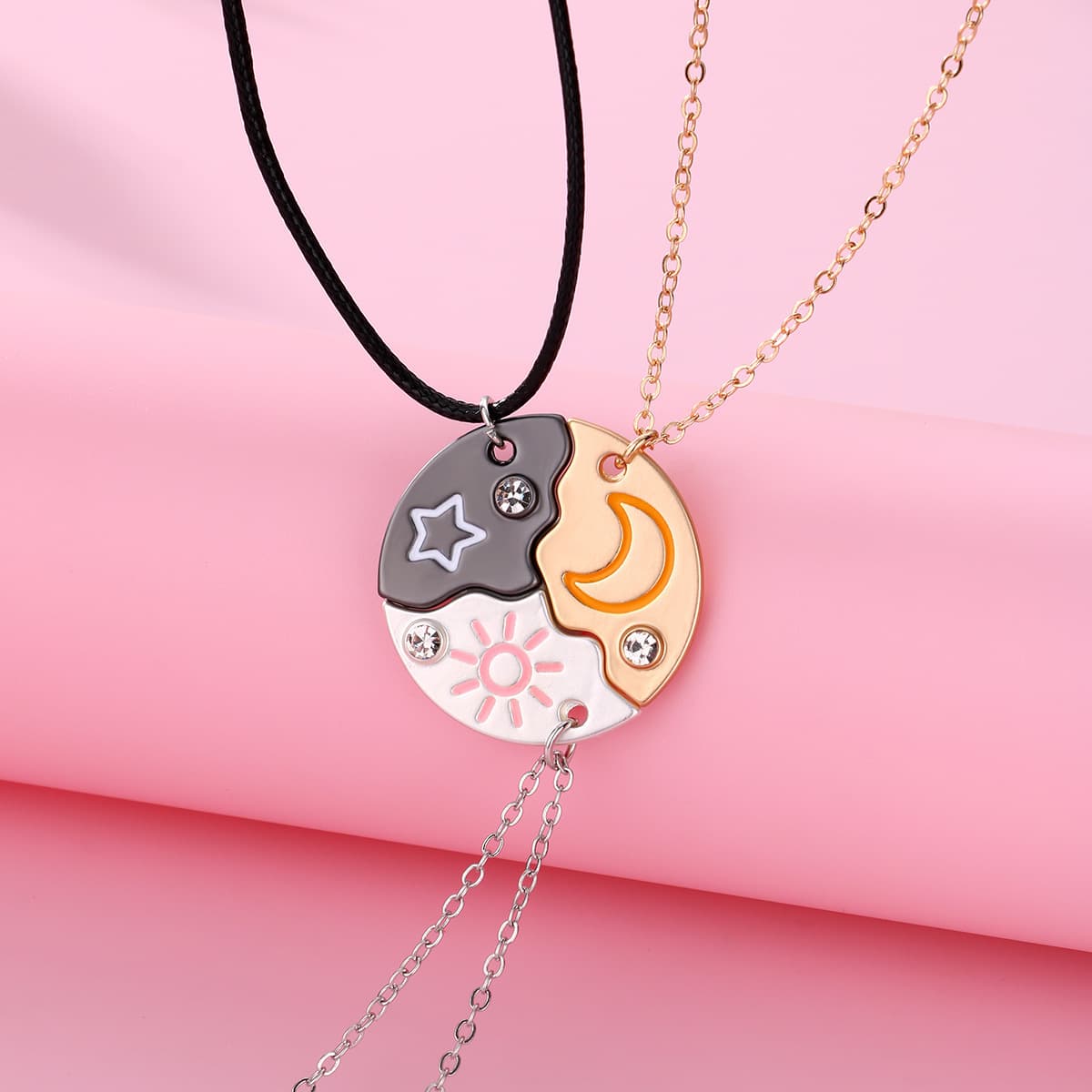 Best Friends Magnetic Necklaces - Matching Heart Pendant Set for Girls