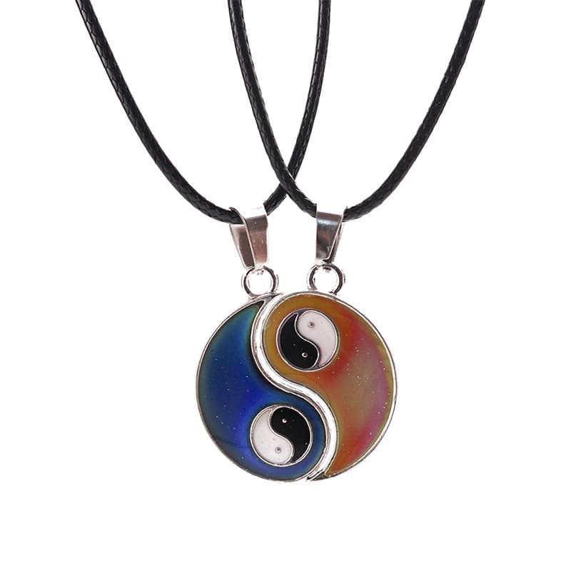 Yin Yang Couple Necklaces - Color-Changing Friendship Jewelry Set