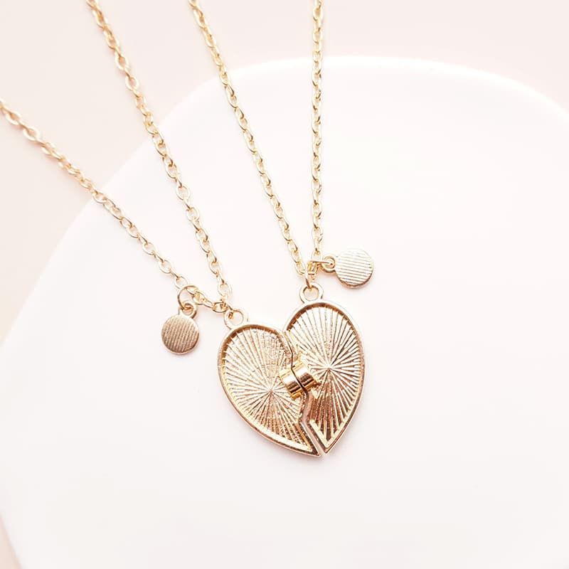 Best Friends Heart Necklace Set - Magnetic & Glitter Alloy Pendant