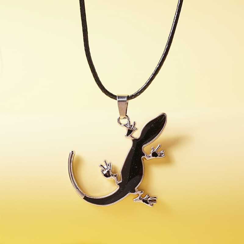 Temperature-Sensitive Gecko Pendant Necklace - Edgy Fashion Accessory for Women