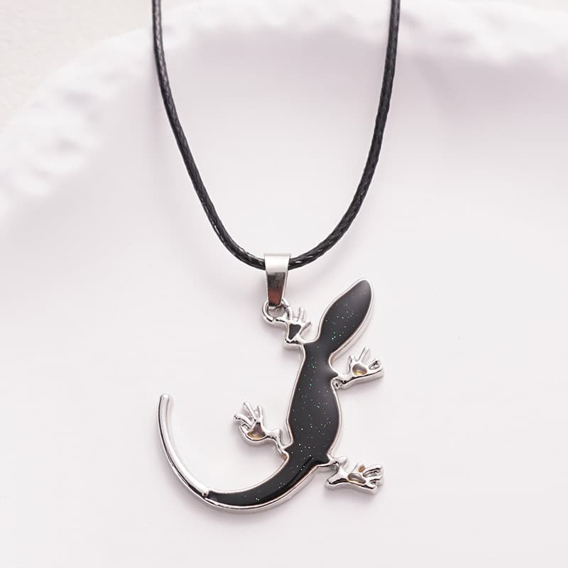 Temperature-Sensitive Gecko Pendant Necklace - Edgy Fashion Accessory for Women