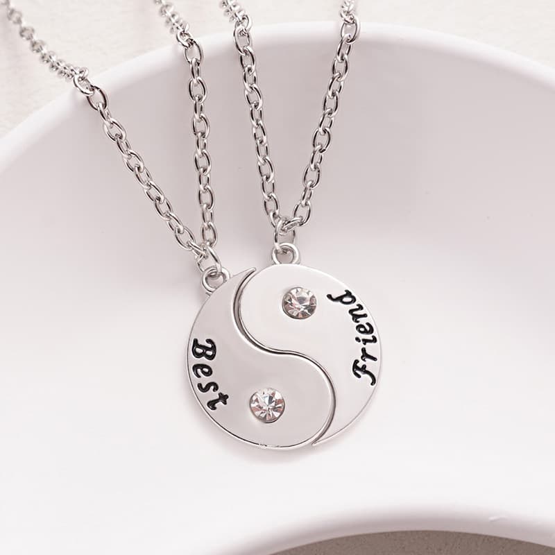 Yin Yang Best Friend Necklace Set - Stylish Alloy Pendant for Couples