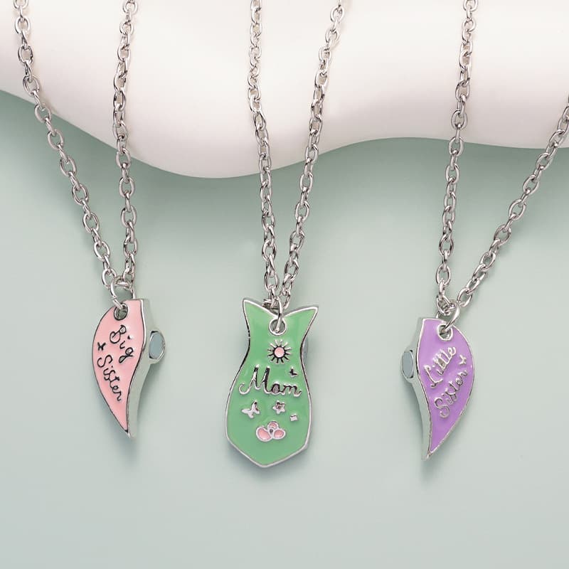 Heart Magnetic Family Necklace Set - Big Sister, Mom, Little Sister